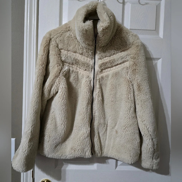 Green Tea Faux Fur Coat w/ Lace Embroidered Stripes, Zip Close, EUC! - Picture 1 of 11